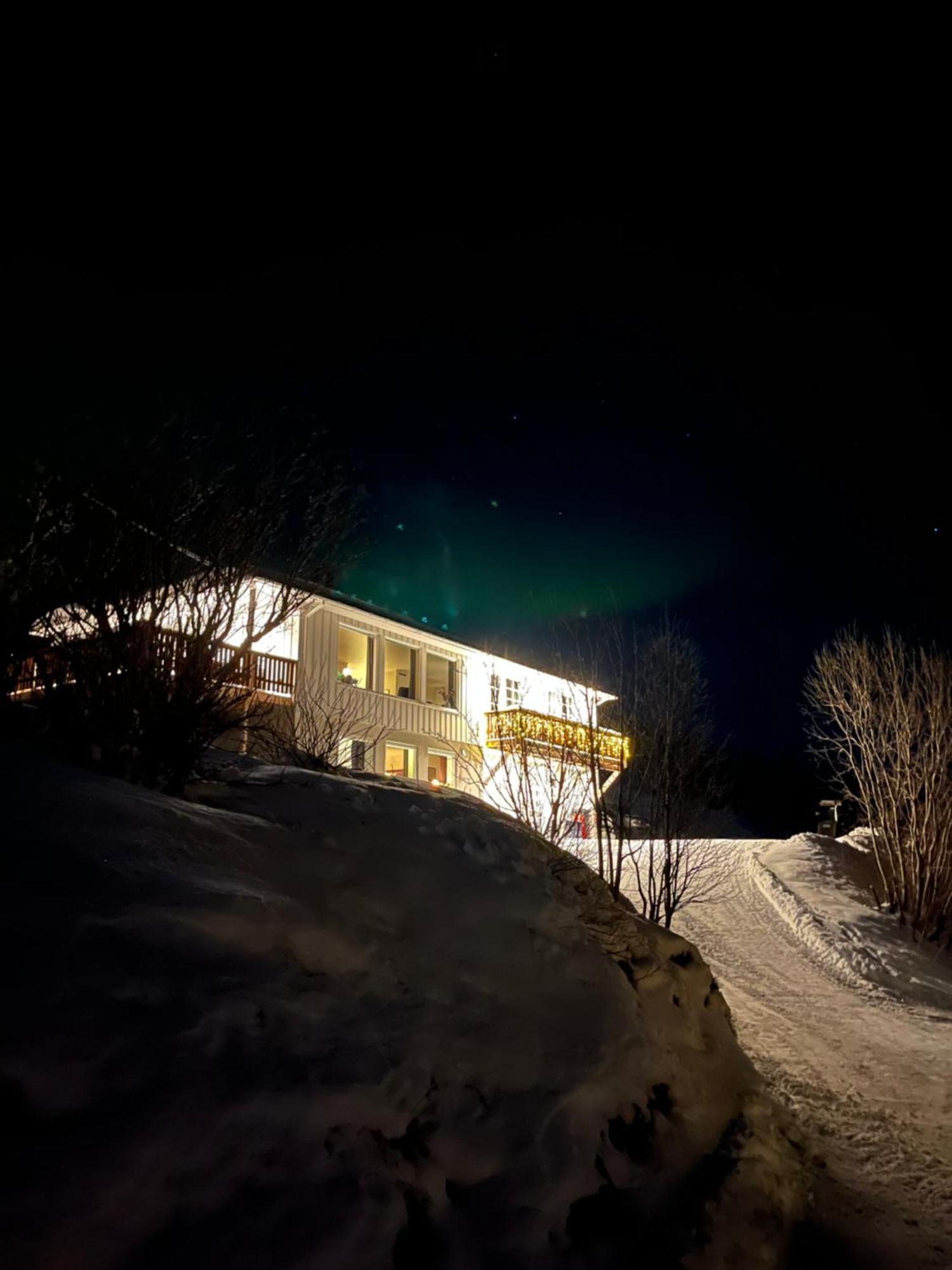 Fantastic View, Quiet And Relaxing By The Sea Vila Kvaloya Exterior foto
